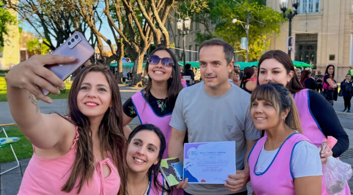 El Intendente acompañó una jornada de concientización sobre el cáncer de mama