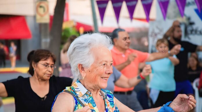 Un nuevo viernes de peña y folklore se disfrutó en la Plaza de Las Carretas