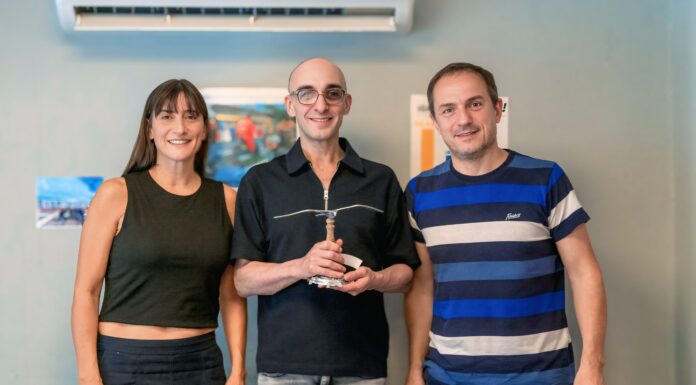 Abella recibió a Hernán Casanova tras ser reconocido con el premio Gaviota de Plata 2025