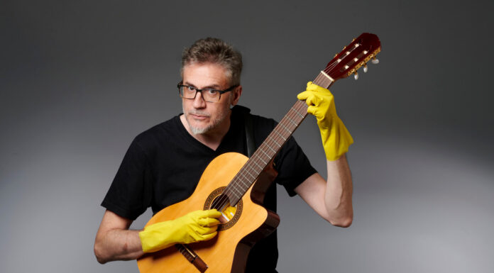 Santiago Leiro presenta Mamboleiro (Robertizado) Stand Up