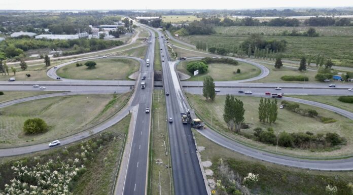 En Campana, Katopodis recorrió las obras de la Ruta Provincial 6