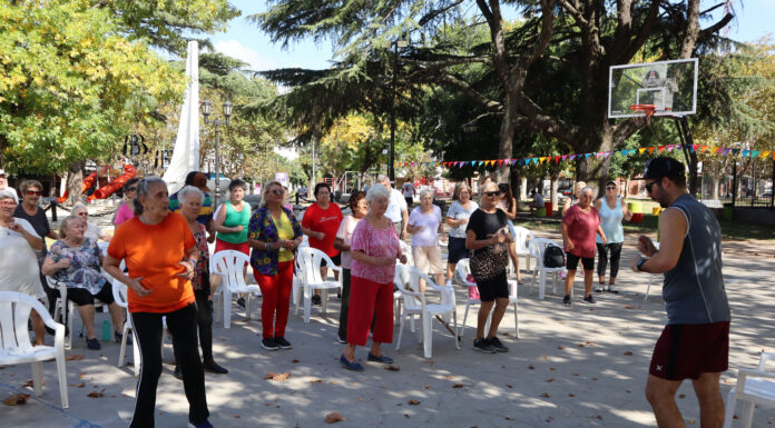 Los adultos mayores volvieron a disfrutar de “Vuelta al Ruedo” en la Plaza Italia