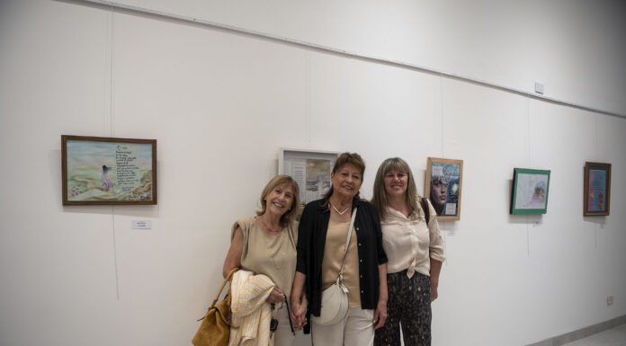 Invitan a recorrer una muestra de poemas ilustrados en el Edificio 6 de Julio