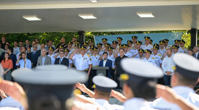 Kicillof encabezó el acto de egreso de 1.547 oficiales de la Policía provincial