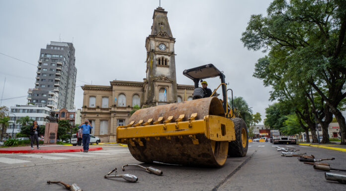 El Municipio destruyó caños de escape libres secuestrados en operativos de tránsito