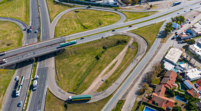 Abella anunció el inicio de la reconstrucción de la otra bajada de Ruta 6 hacia Panamericana